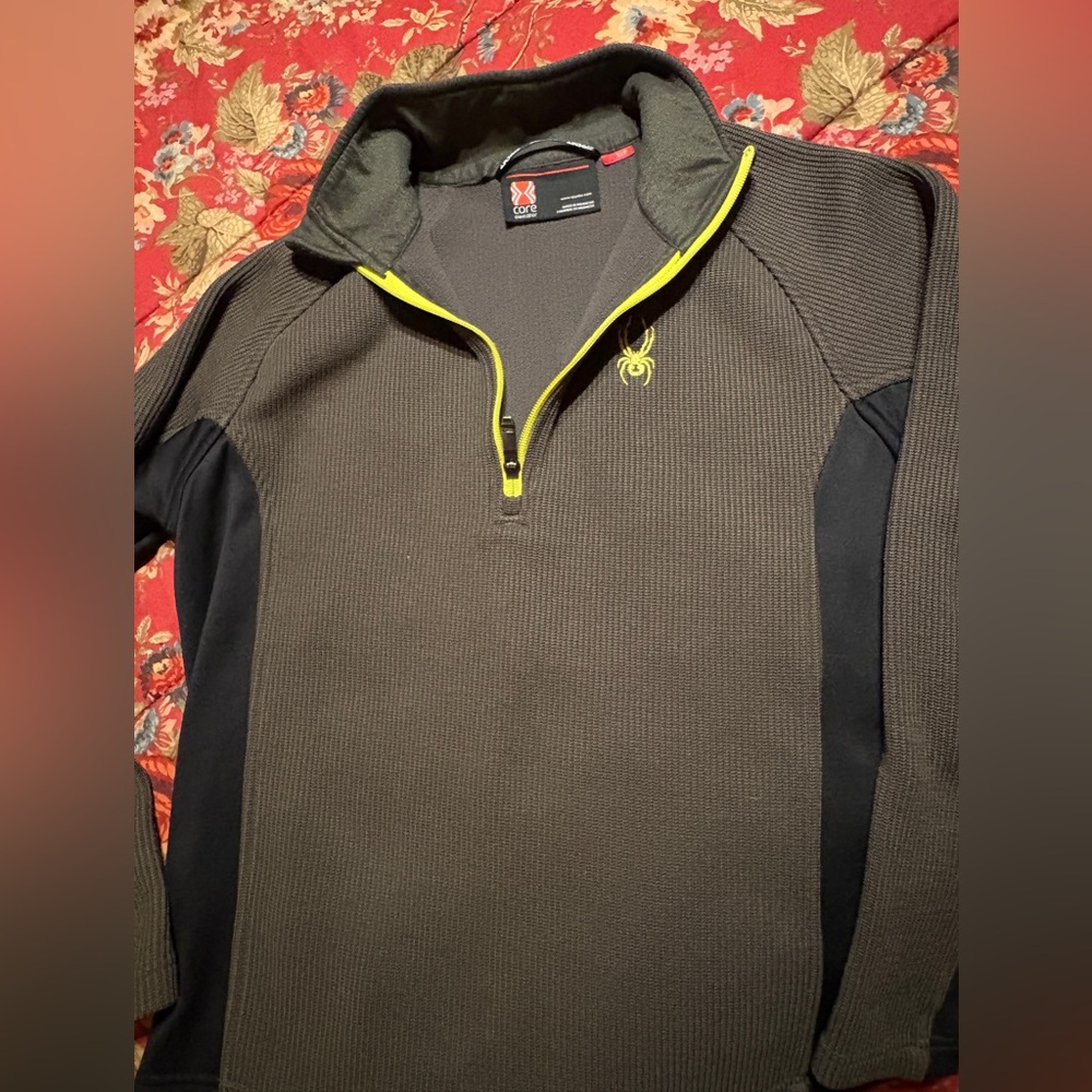 Spider 1/2 zip sweater size small